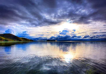 Expansive view of Lake Titicaca between Peru and Bolivia