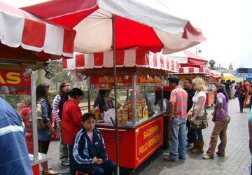 Venders selling treats at Parque de la Muralla