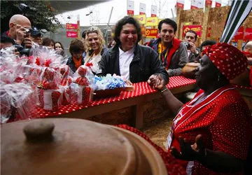 Gaston Acurio sampling Afro-Peruvian dishes