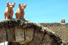 Toritos de Pucará sobre los techos
