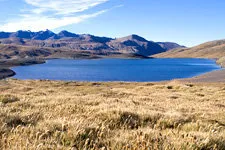 Hermoza laguna en la ruta del camino del Choro