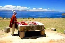 Ceremonia de pago a los dioses en la isla del sol