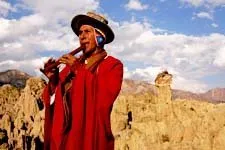 Músico en el valle de la Luna, Bolivia