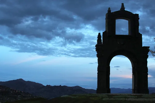 La Paz Night Show in Traditional Peña