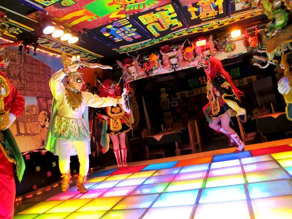 La Paz Night Show in Traditional Peña