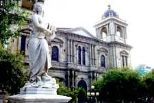 Statue in front of the Burnt Palace in the center of La Paz,