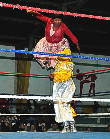 Cholitas Wrestling Showdown