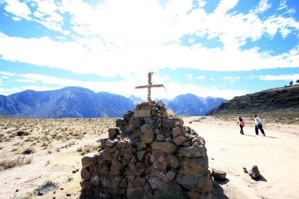 Llahuar and Fure Waterfalls