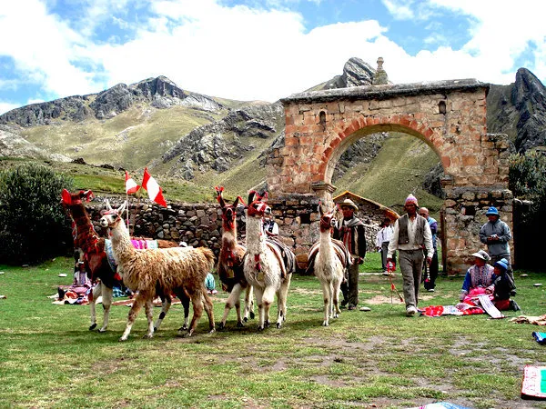 Llahuar and Fure Waterfalls
