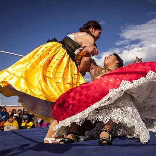 Luchadoras en el cuadrilátero